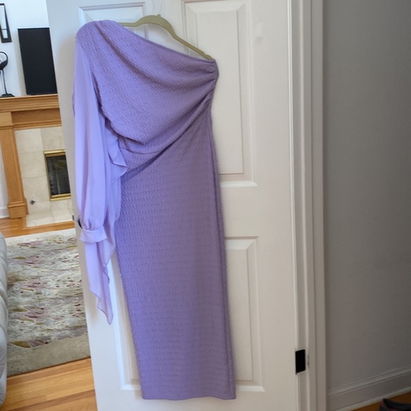 Dress - Picture 4 of 4